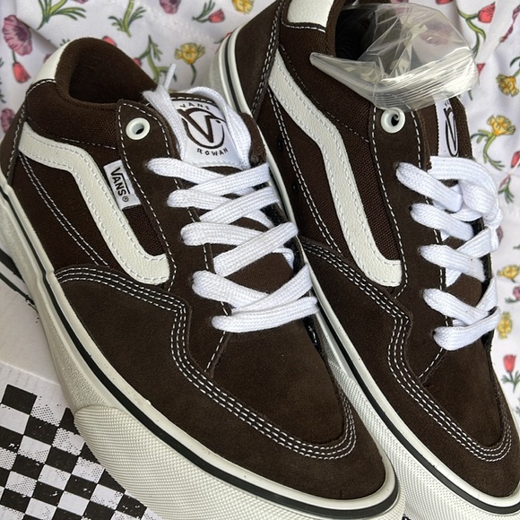 Vans Men’s Rowan
Dark Brown
VN0A5JICDRB Sneakers - Picture 8 of 16